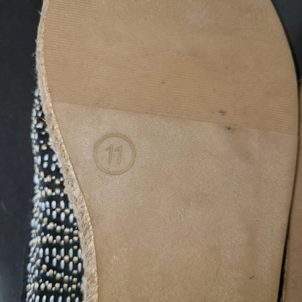 Universal Thread Woven Espadrille Slip-On Flats Women 11 Black White EUC